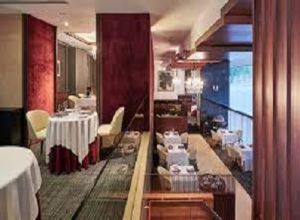 Les Amis Restaurant